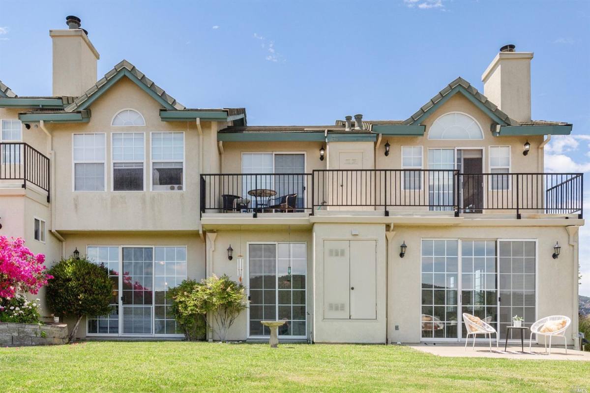 Apartment for rent at 260 Channing Way, San Rafael, CA 94903