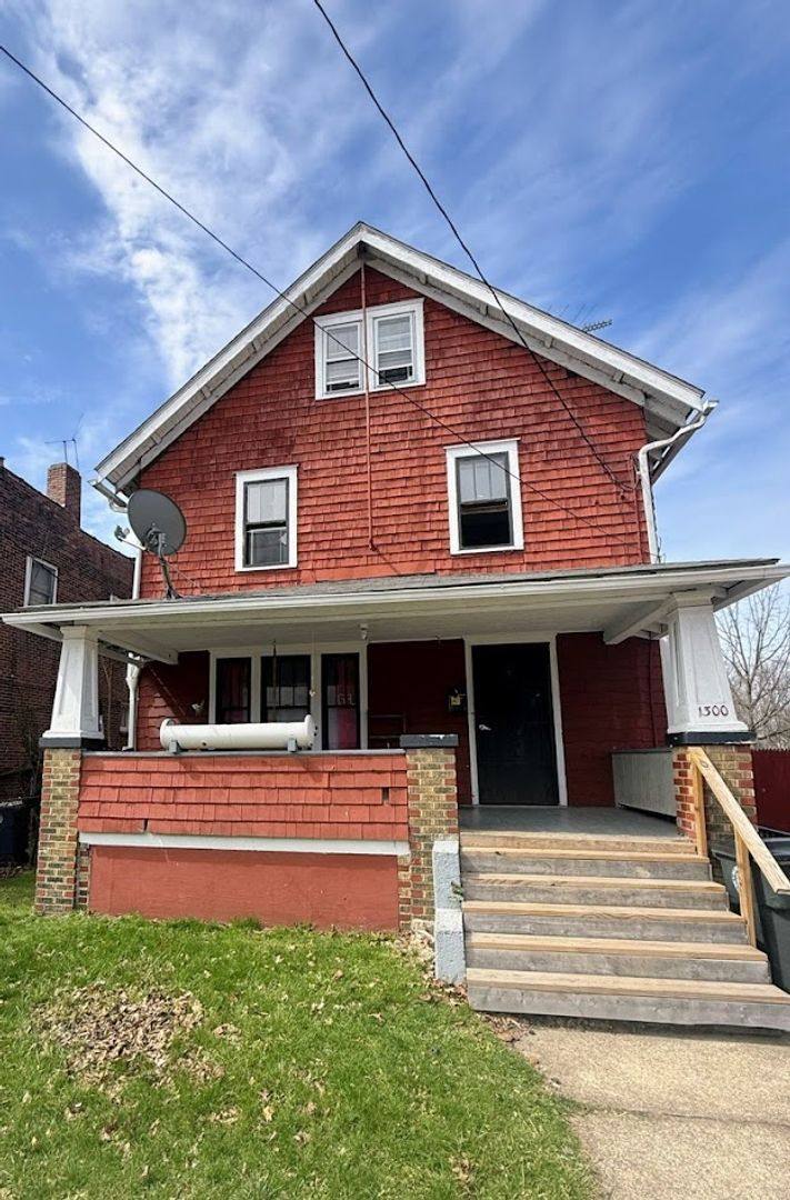 Apartment for rent at 1300 Grant St, Akron, OH 44301