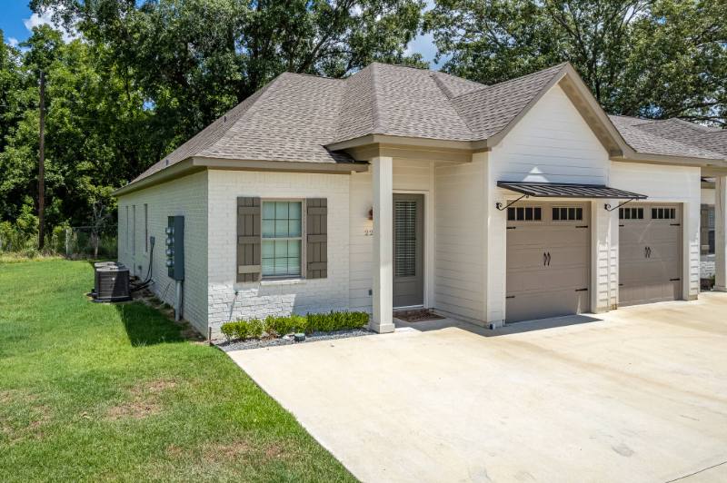 Townhouse for rent at 235 Northpark Dr, Monroe, LA 71203