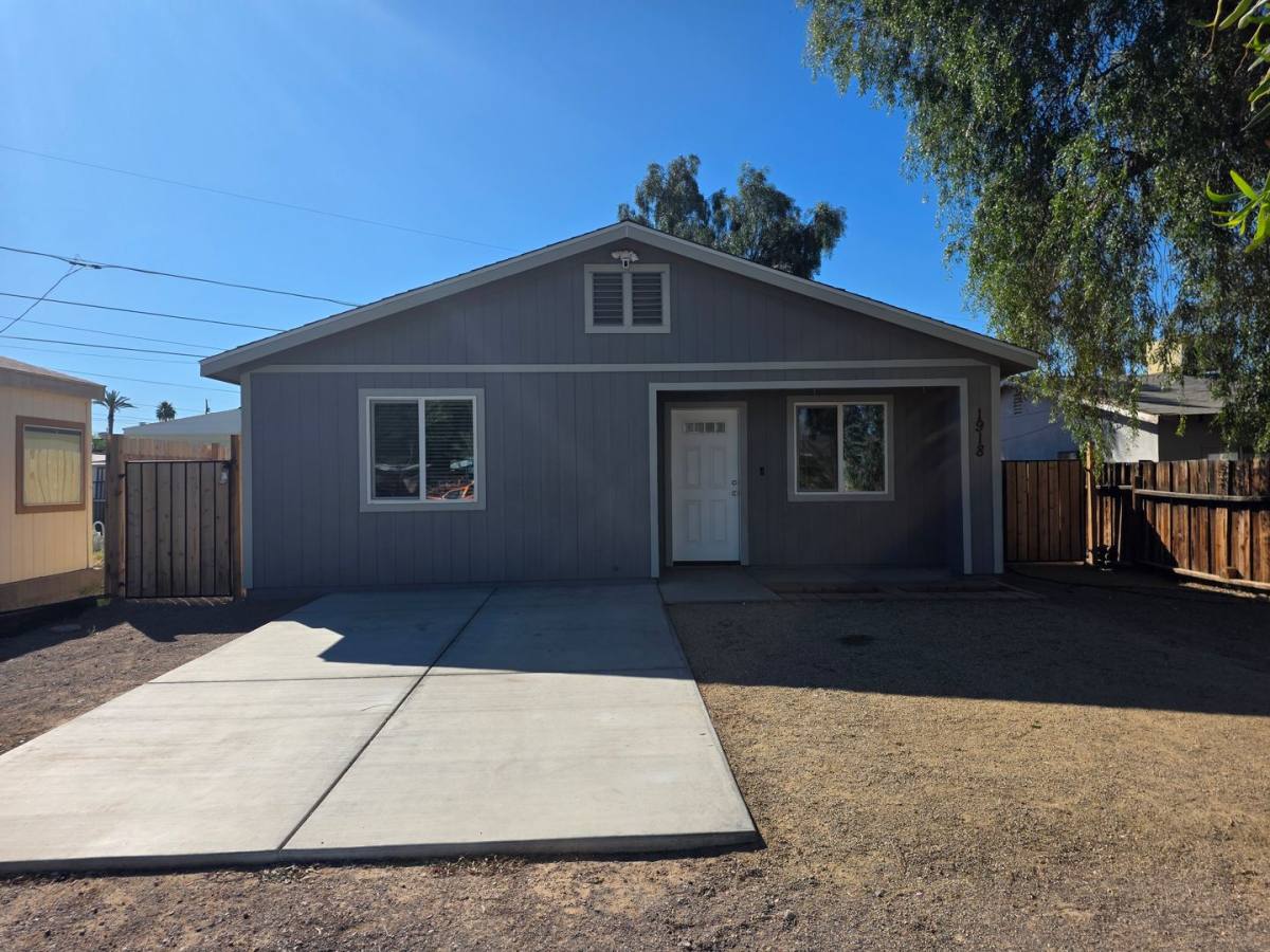 House for rent at 1918 Surf & Sand Dr, Bullhead City, AZ 86442