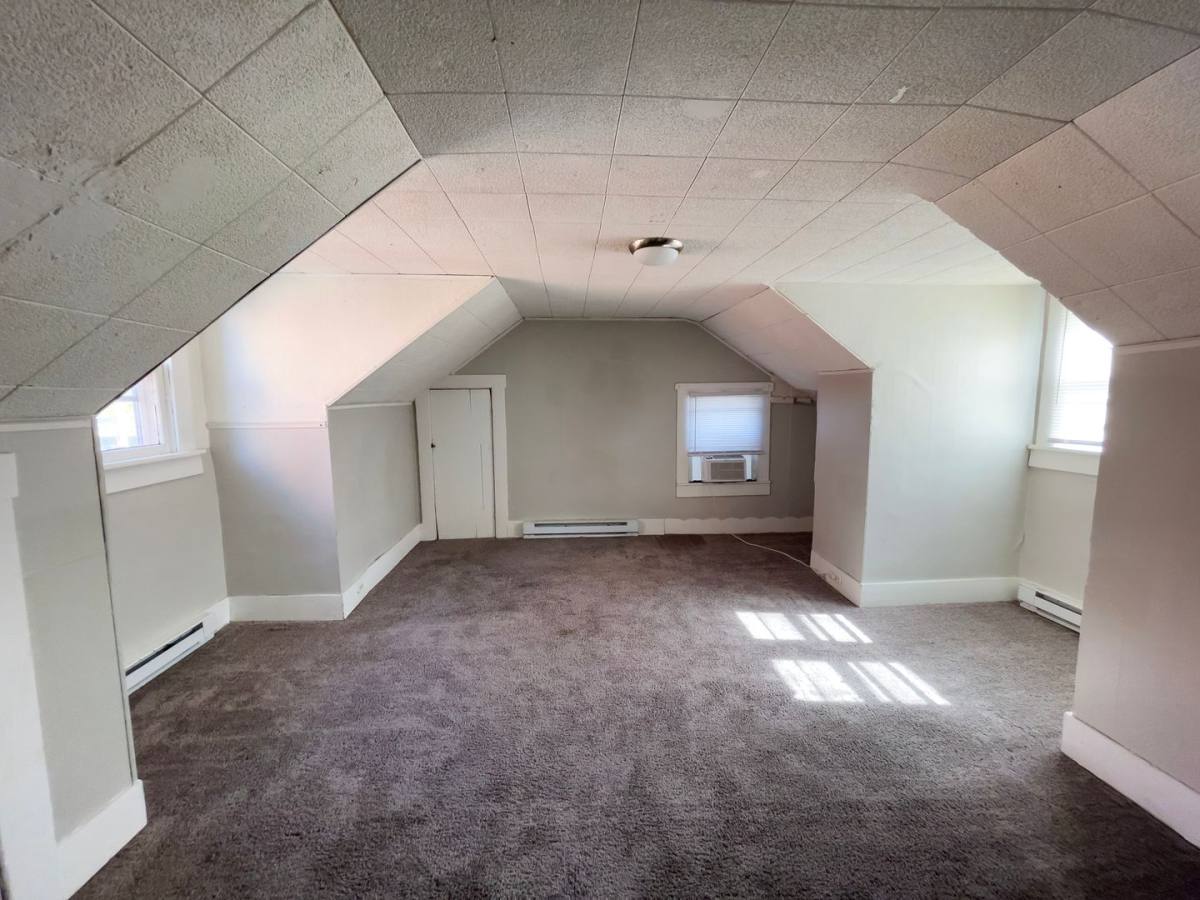 Apartment for rent at 216 N McKinley Ave, Muncie, IN 47303