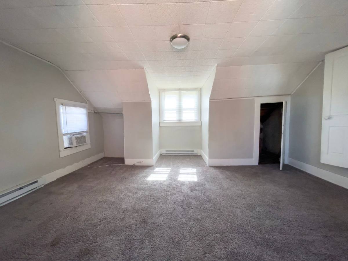Apartment for rent at 216 N McKinley Ave, Muncie, IN 47303