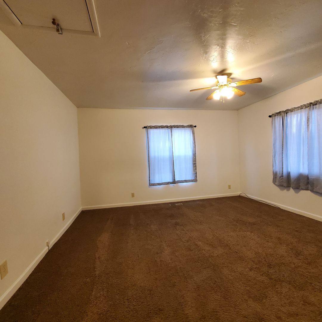 House for rent at 212 Grove St, Lebanon, OR 97355