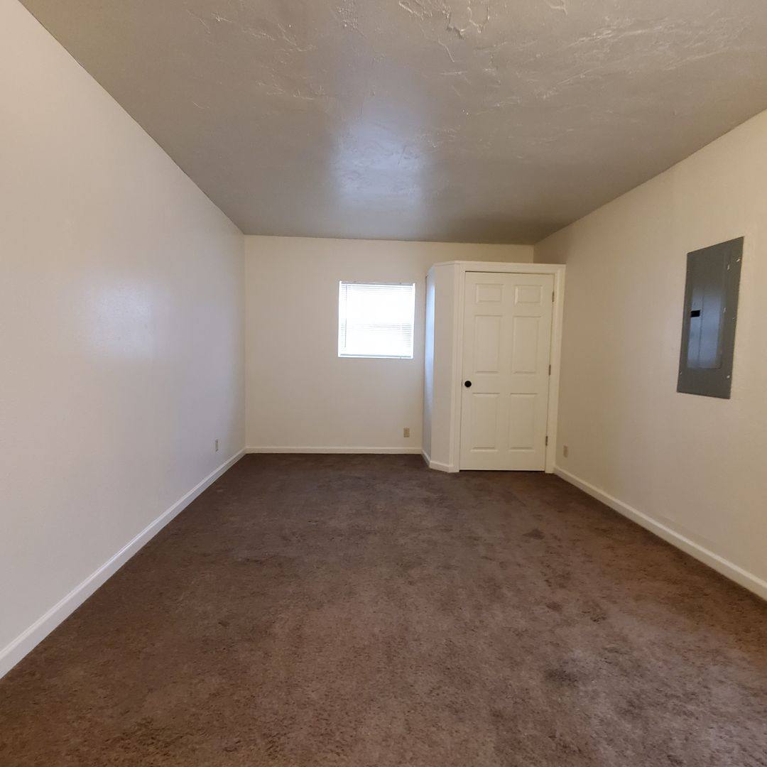 House for rent at 212 Grove St, Lebanon, OR 97355