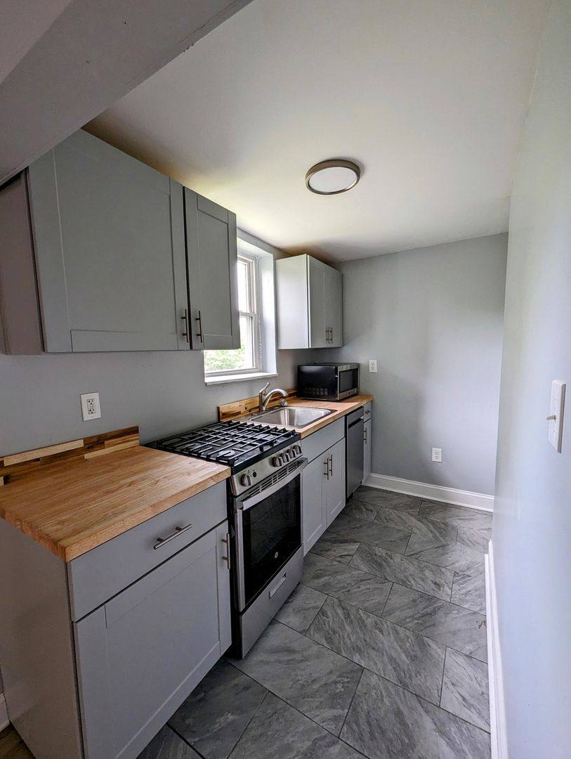 Apartment for rent at 1402 W Sycamore St, Pittsburgh, PA 15211