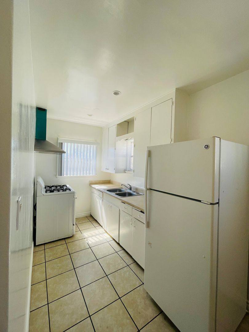 Apartment for rent at 158 N Ventura Ave, Ventura, CA 93001