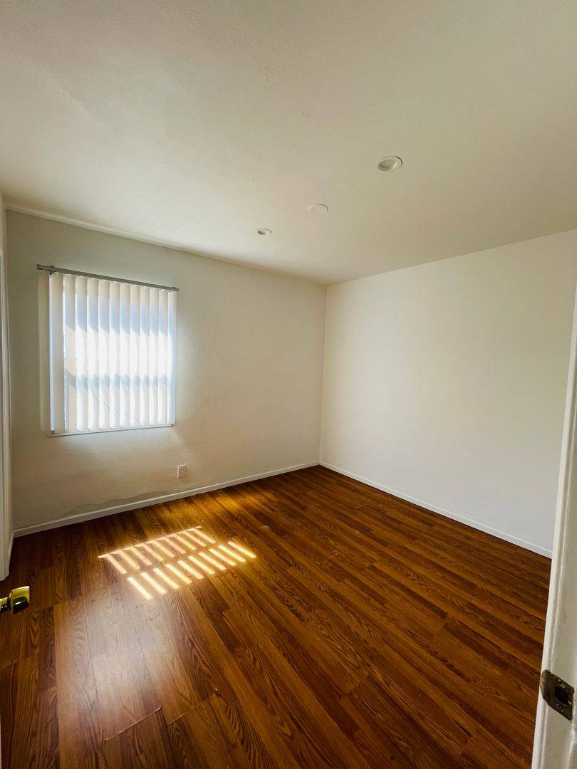 Apartment for rent at 158 N Ventura Ave, Ventura, CA 93001