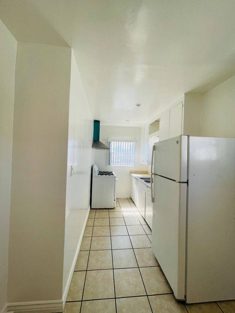 Apartment for rent at 158 N Ventura Ave, Ventura, CA 93001