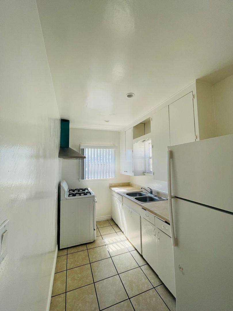 Apartment for rent at 158 N Ventura Ave, Ventura, CA 93001