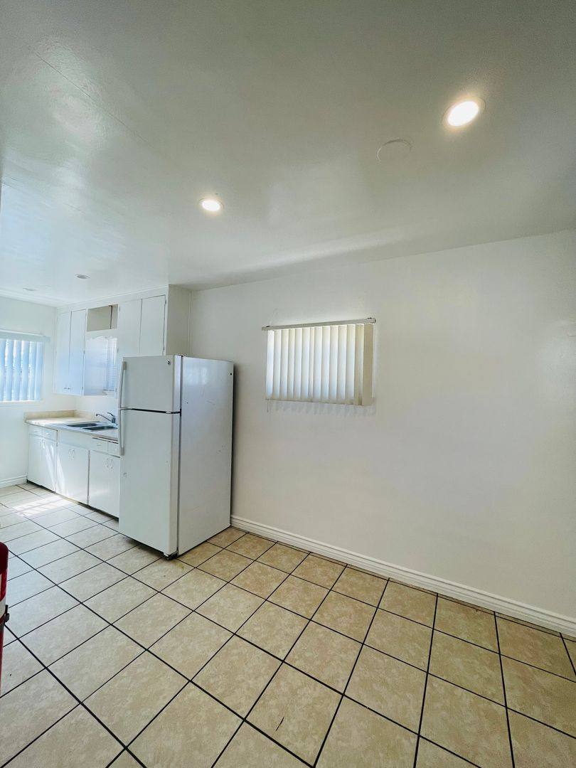 Apartment for rent at 158 N Ventura Ave, Ventura, CA 93001