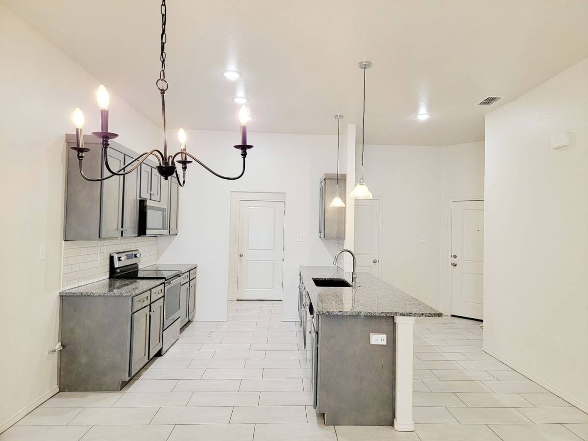 Townhouse for rent at 5832 Virginia Ave, Lubbock, TX 79407