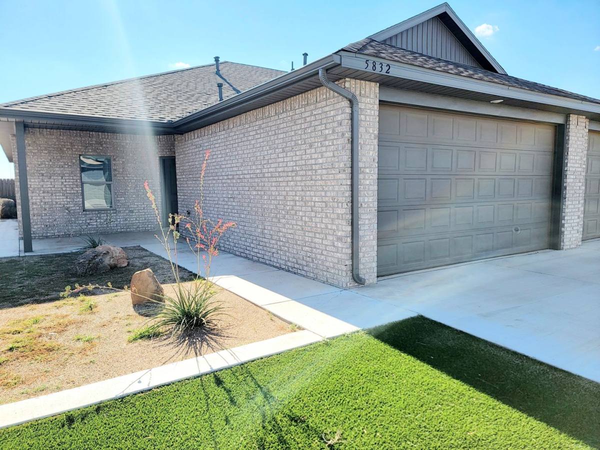 Townhouse for rent at 5832 Virginia Ave, Lubbock, TX 79407