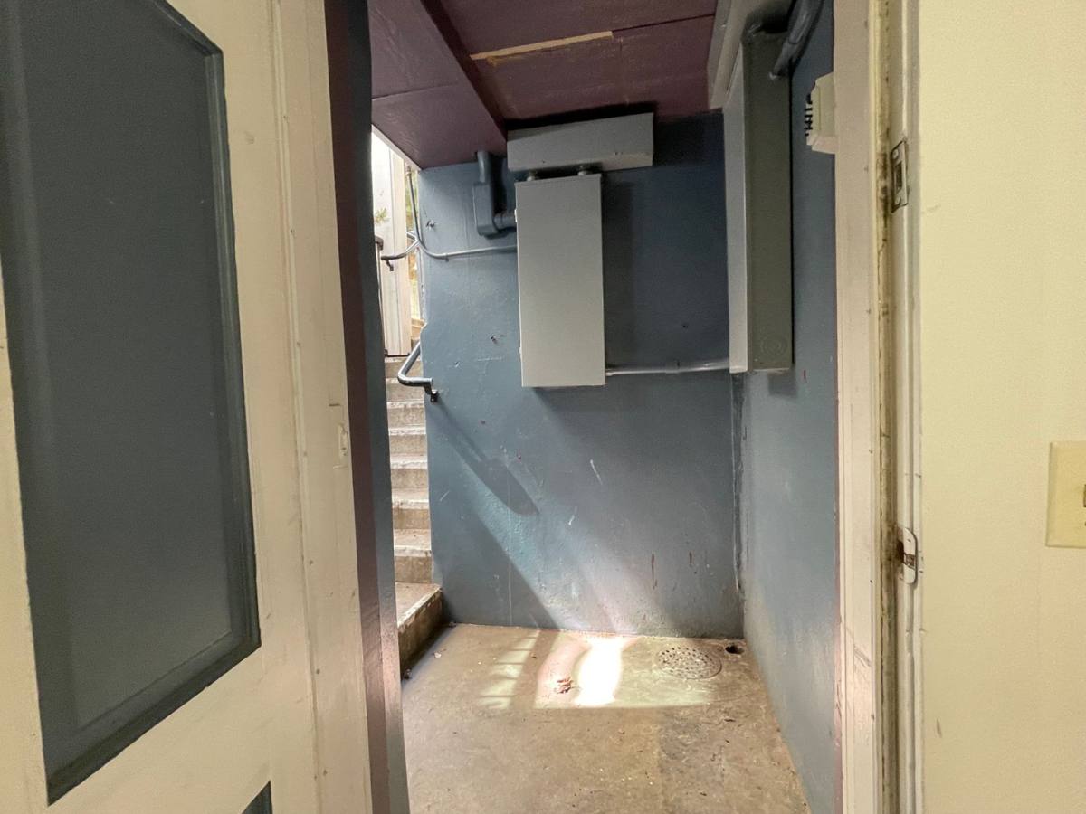 Apartment for rent at 1014 N Garden St, Bellingham, WA 98225