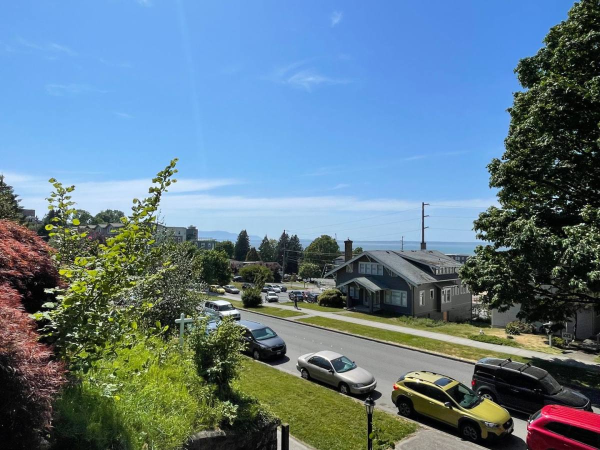 Apartment for rent at 1014 N Garden St, Bellingham, WA 98225