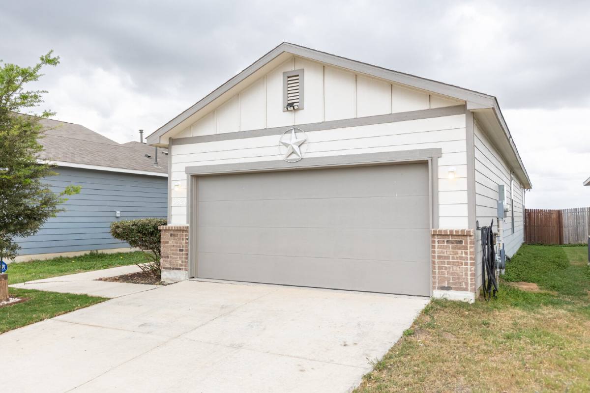 House for rent at 3923 Ivy Path, Saint Hedwig, TX 78152