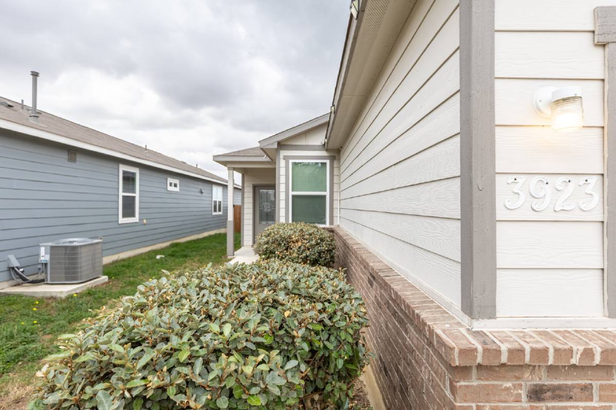 House for rent at 3923 Ivy Path, Saint Hedwig, TX 78152