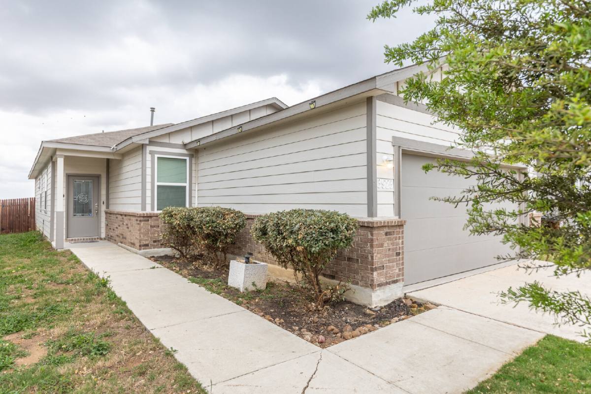 House for rent at 3923 Ivy Path, Saint Hedwig, TX 78152