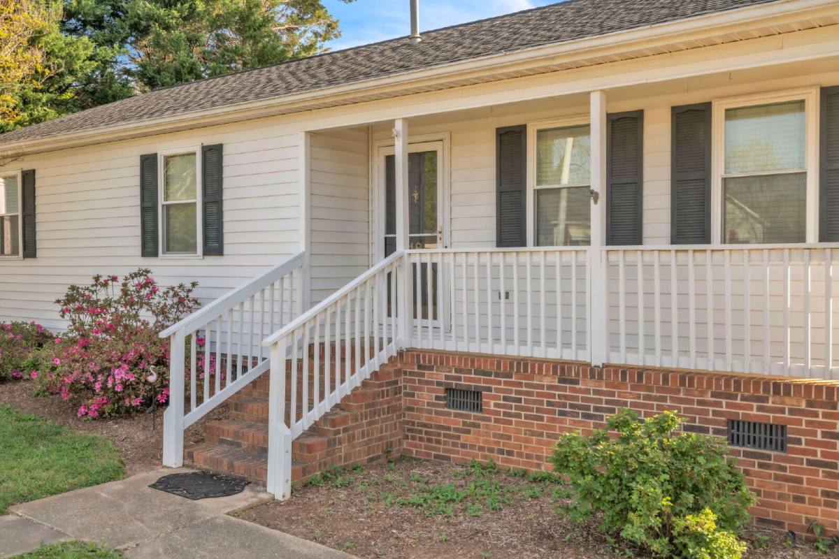 House for rent at 18 Genesis Court -a, Greenville, SC 29601