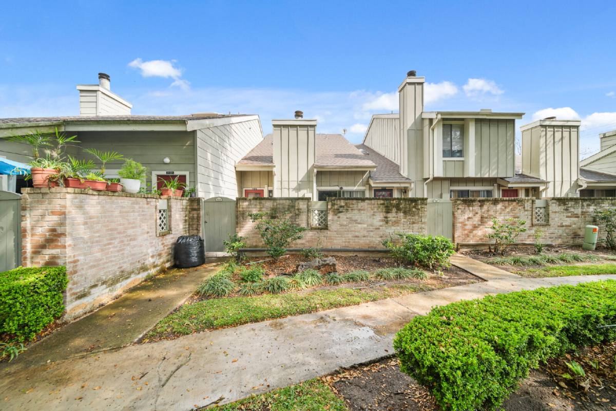 Townhouse for rent at 7119 Brendam Lane, Houston, TX 77072