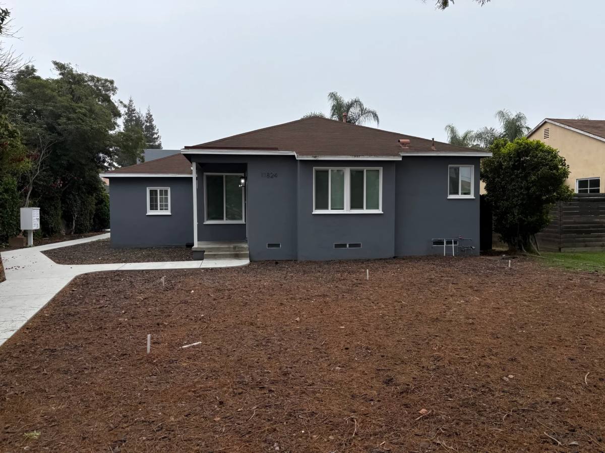 Apartment for rent at 11824 Ocean Park Blvd, Los Angeles, CA 90064