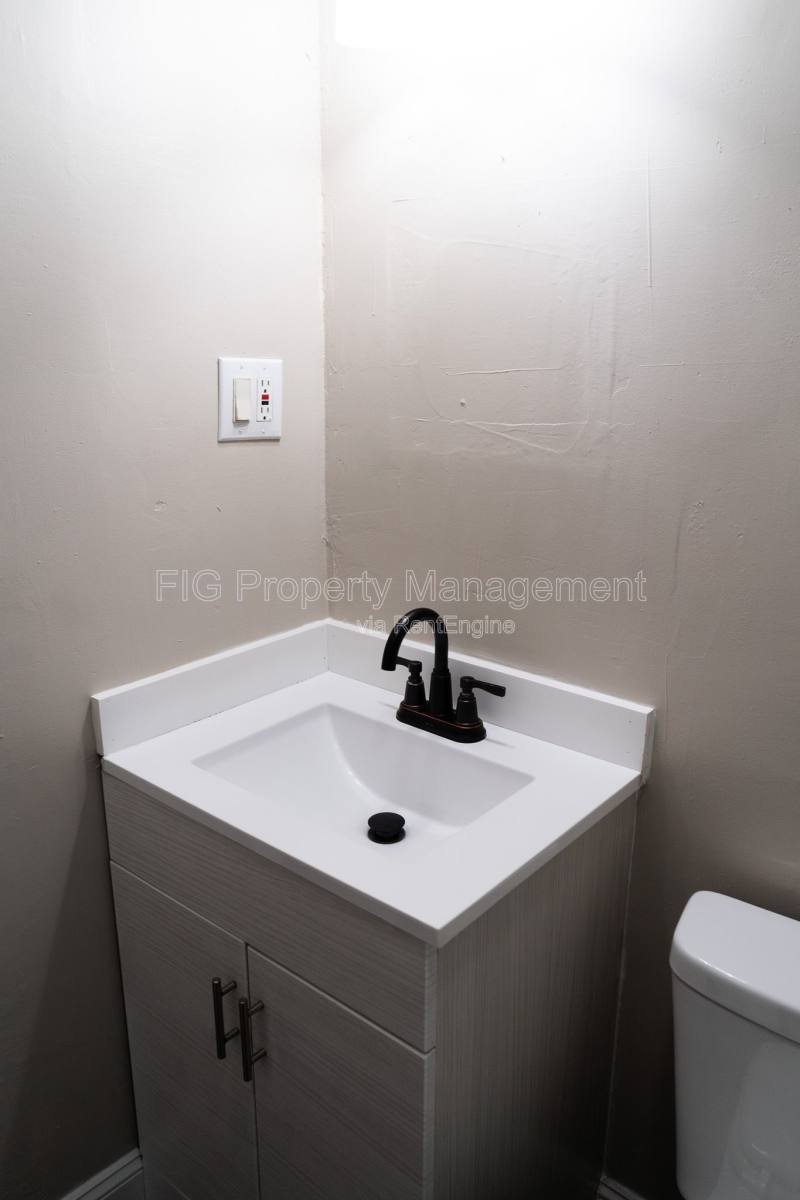 Apartment for rent at 1414 Chicago Ave, Knoxville, TN 37917