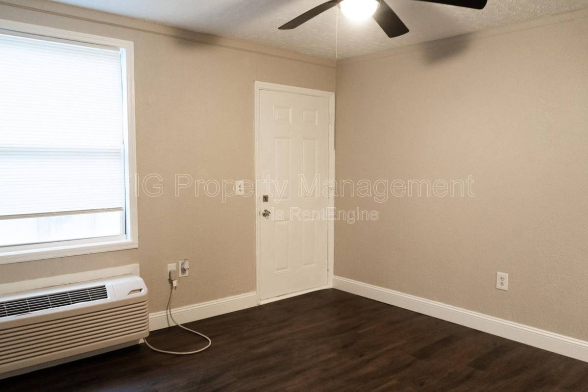 Apartment for rent at 1414 Chicago Ave, Knoxville, TN 37917