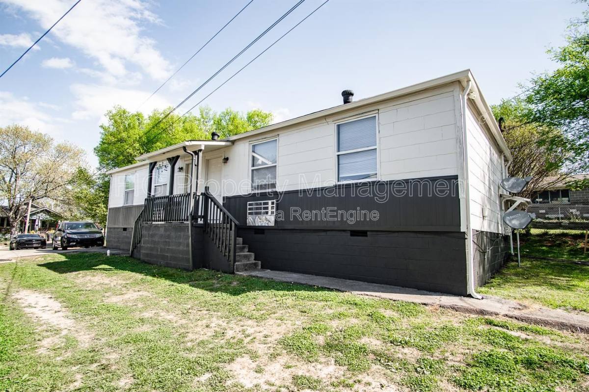 Apartment for rent at 1414 Chicago Ave, Knoxville, TN 37917