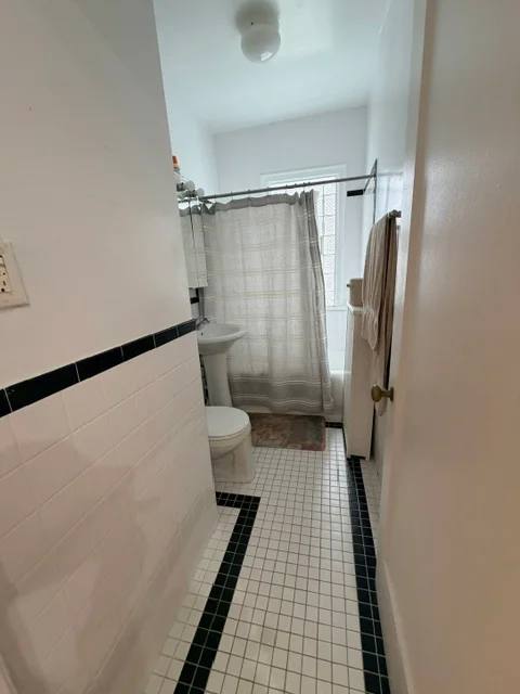 Apartment for rent at 460 Winnetka Ave #202, Winnetka, IL 60093