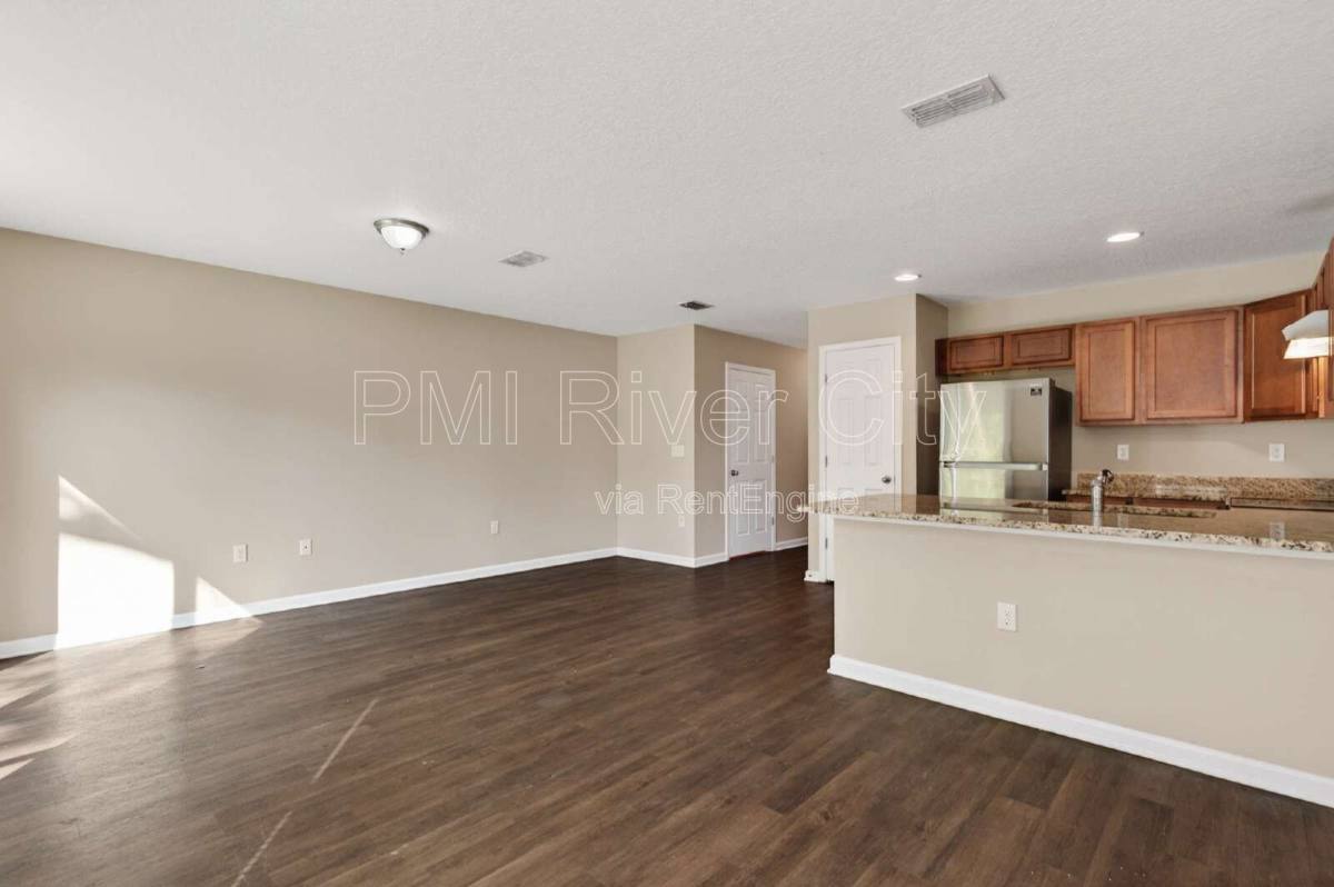 Townhouse for rent at 7608 Rain Forest Dr N, Jacksonville, FL 32277