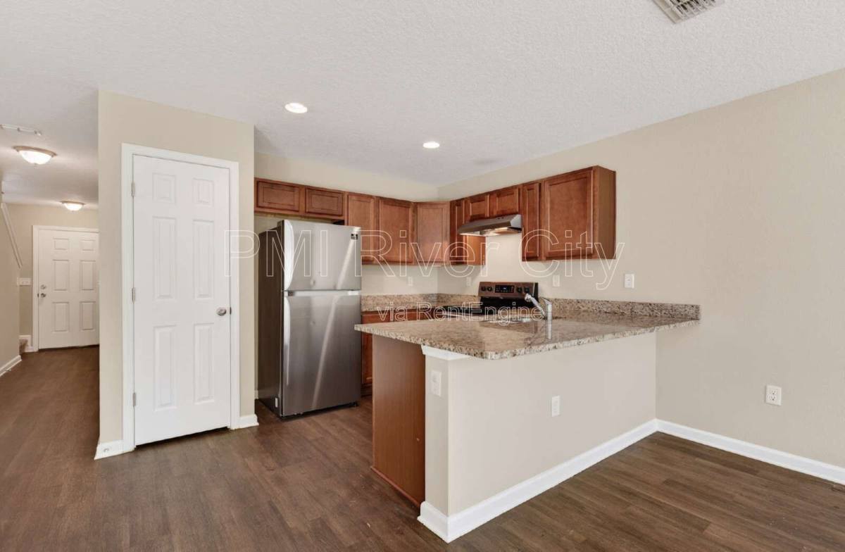 Townhouse for rent at 7608 Rain Forest Dr N, Jacksonville, FL 32277