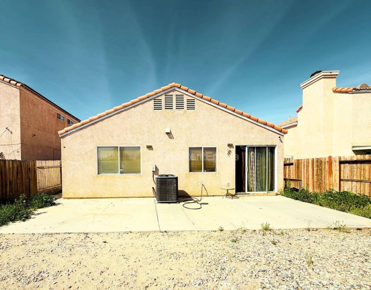 House for rent at 13489 Monterey Way, Victorville, CA 92392