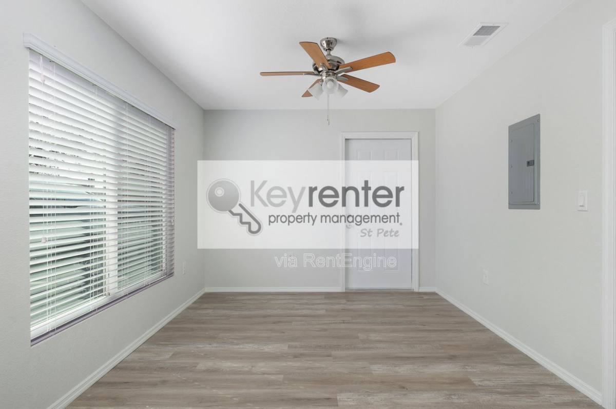Townhouse for rent at 454 21st St N, Saint Petersburg, FL 33713