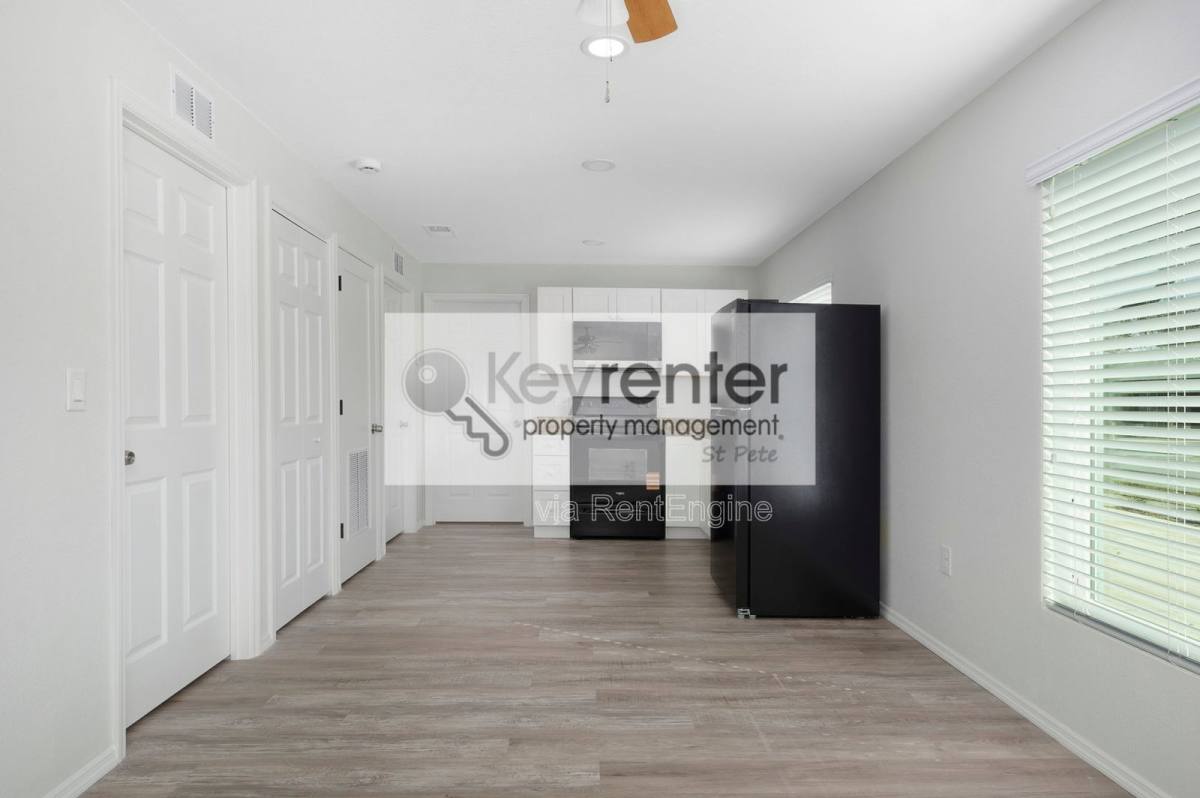 Townhouse for rent at 454 21st St N, Saint Petersburg, FL 33713