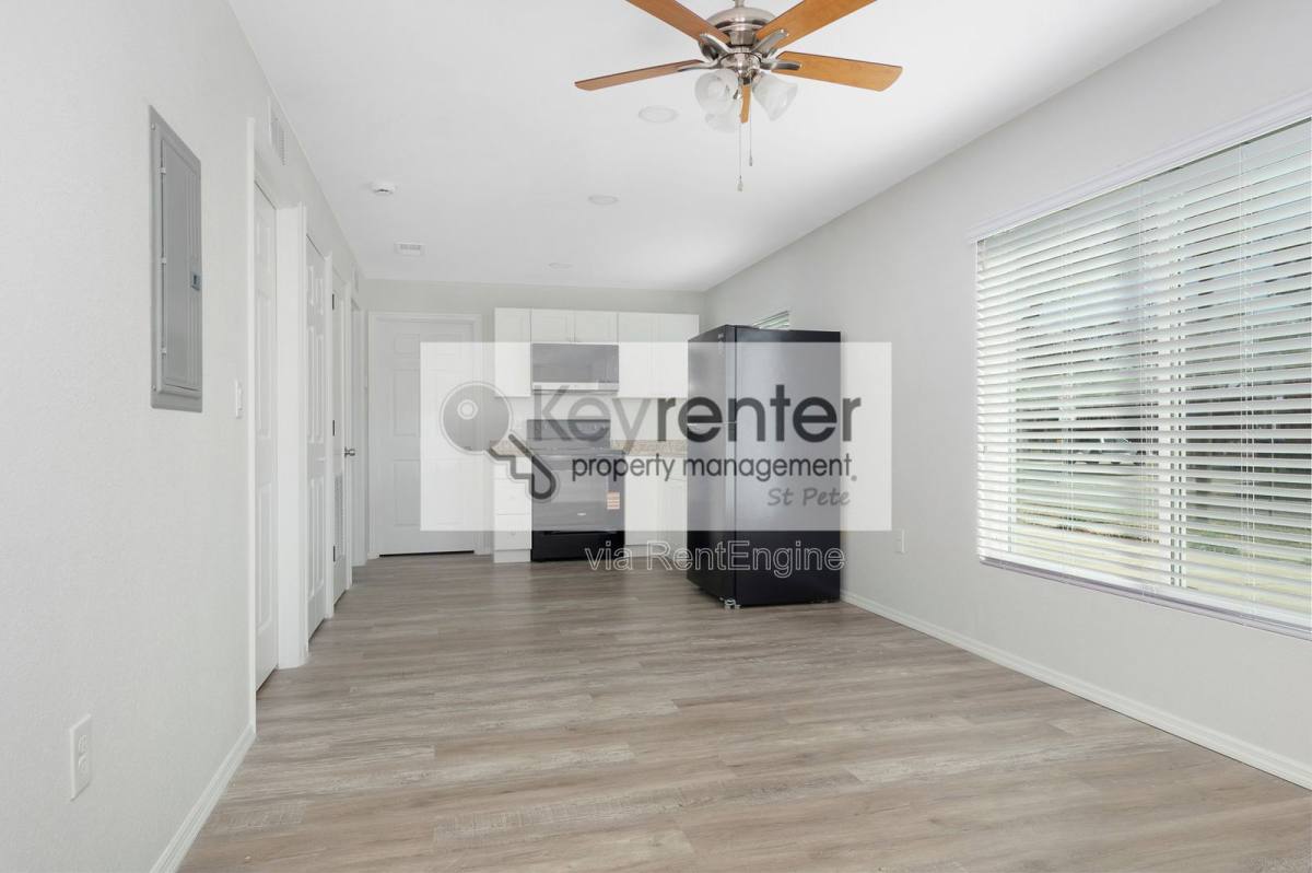 Townhouse for rent at 454 21st St N, Saint Petersburg, FL 33713