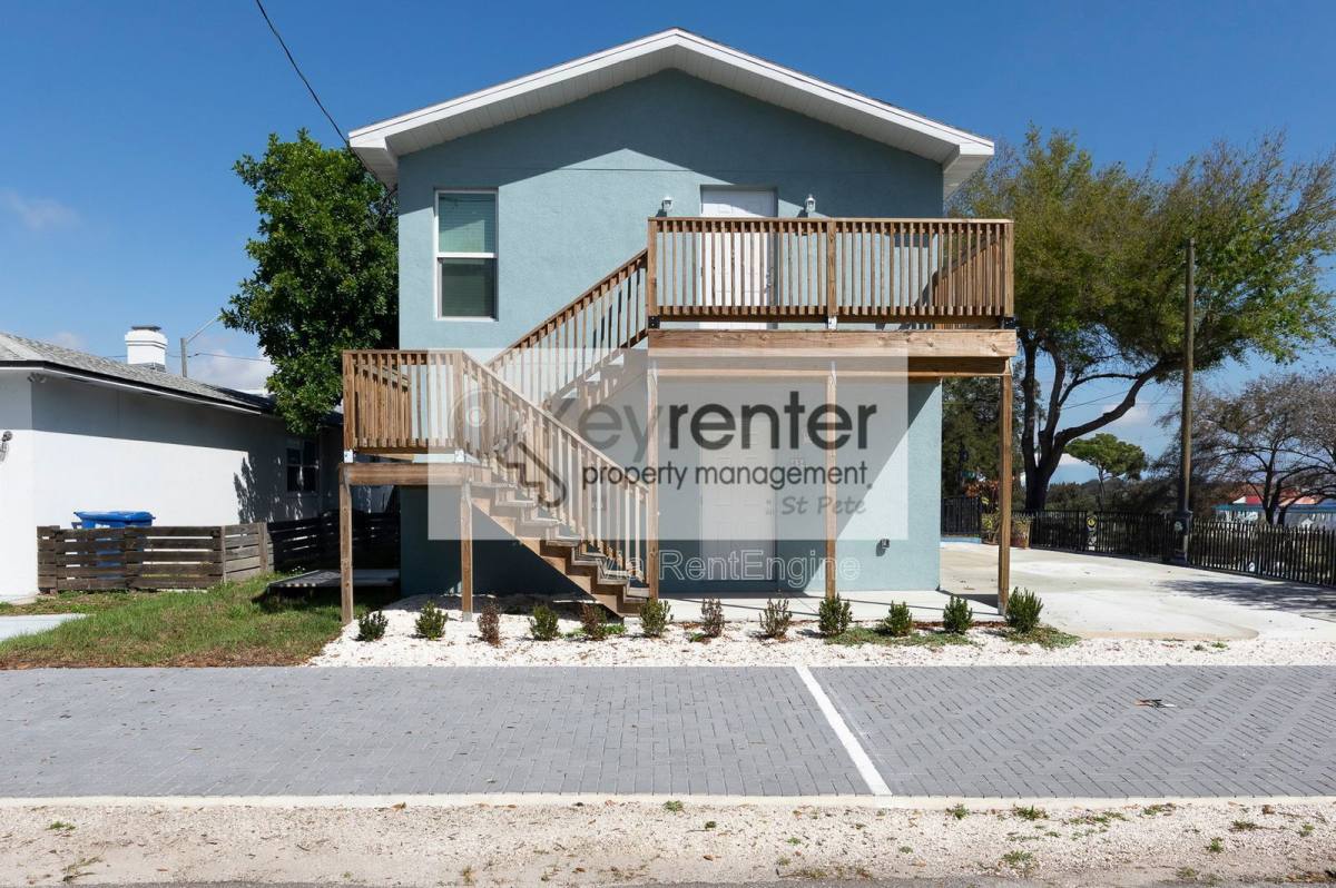 Townhouse for rent at 454 21st St N, Saint Petersburg, FL 33713