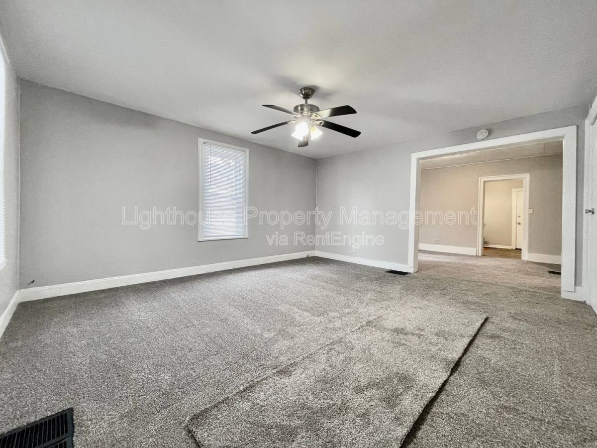House for rent at 1011 Quarry Ave NW, Grand Rapids, MI 49504