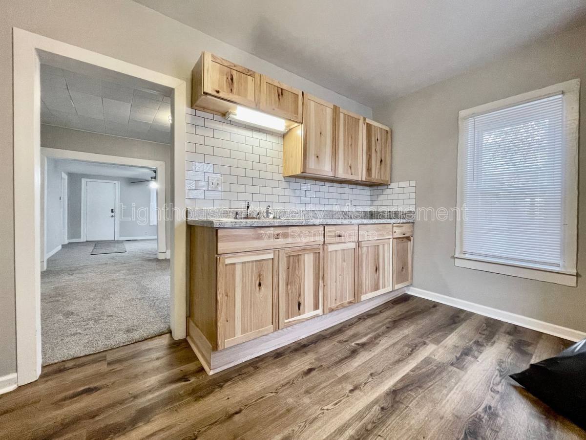 House for rent at 1011 Quarry Ave NW, Grand Rapids, MI 49504