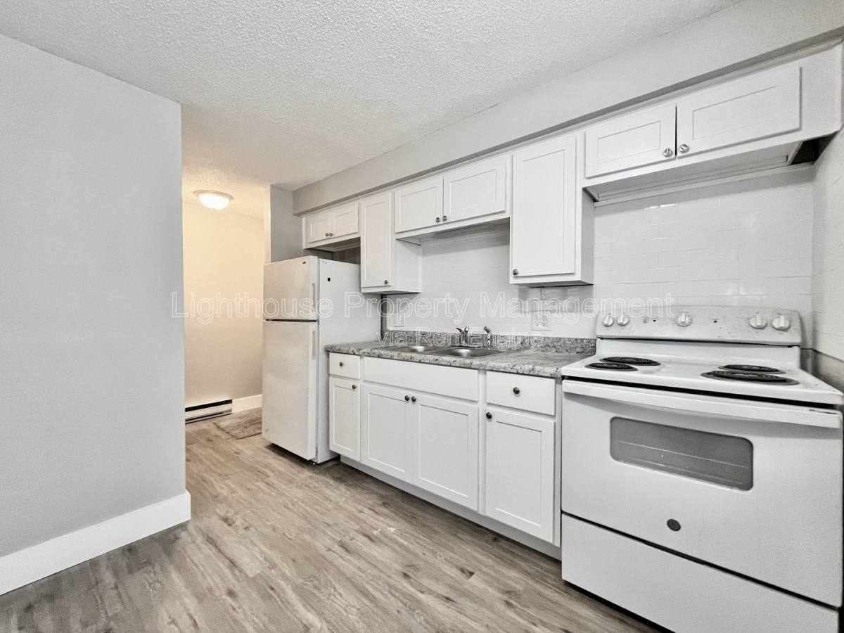 Apartment for rent at 1490 Carmil Dr #4, Muskegon, MI 49442