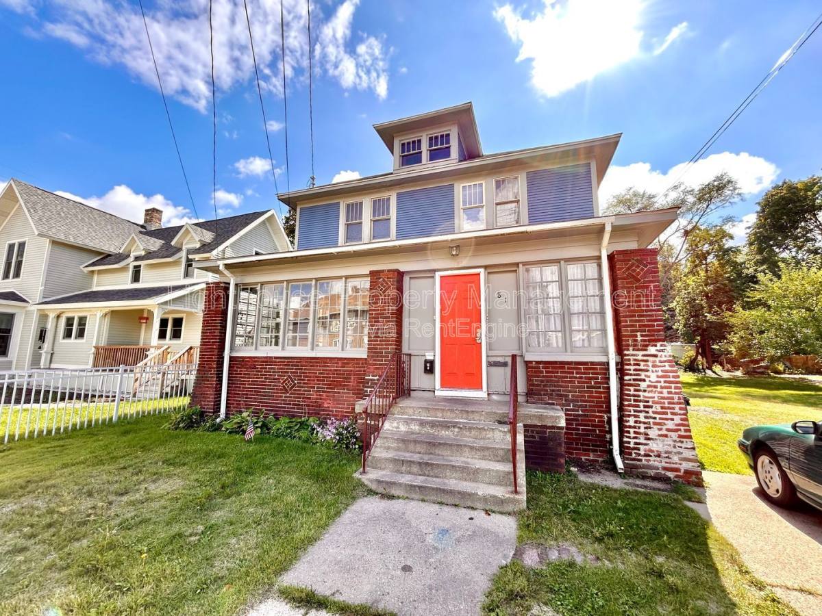 Apartment for rent at 81 Delaware Ave #2, Muskegon, MI 49442