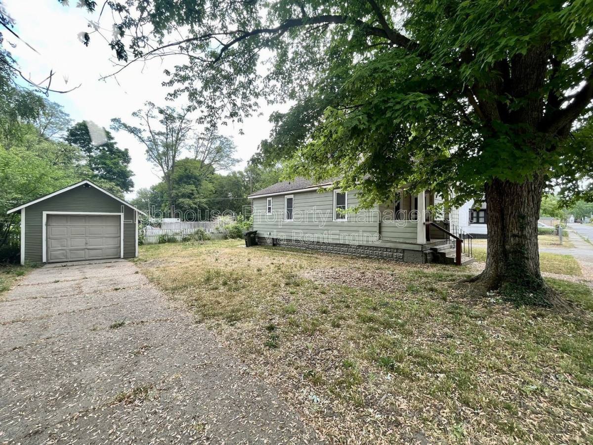 House for rent at 1126 Holt St, Muskegon, MI 49442