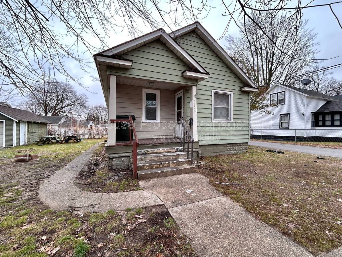 House for rent at 1126 Holt St, Muskegon, MI 49442