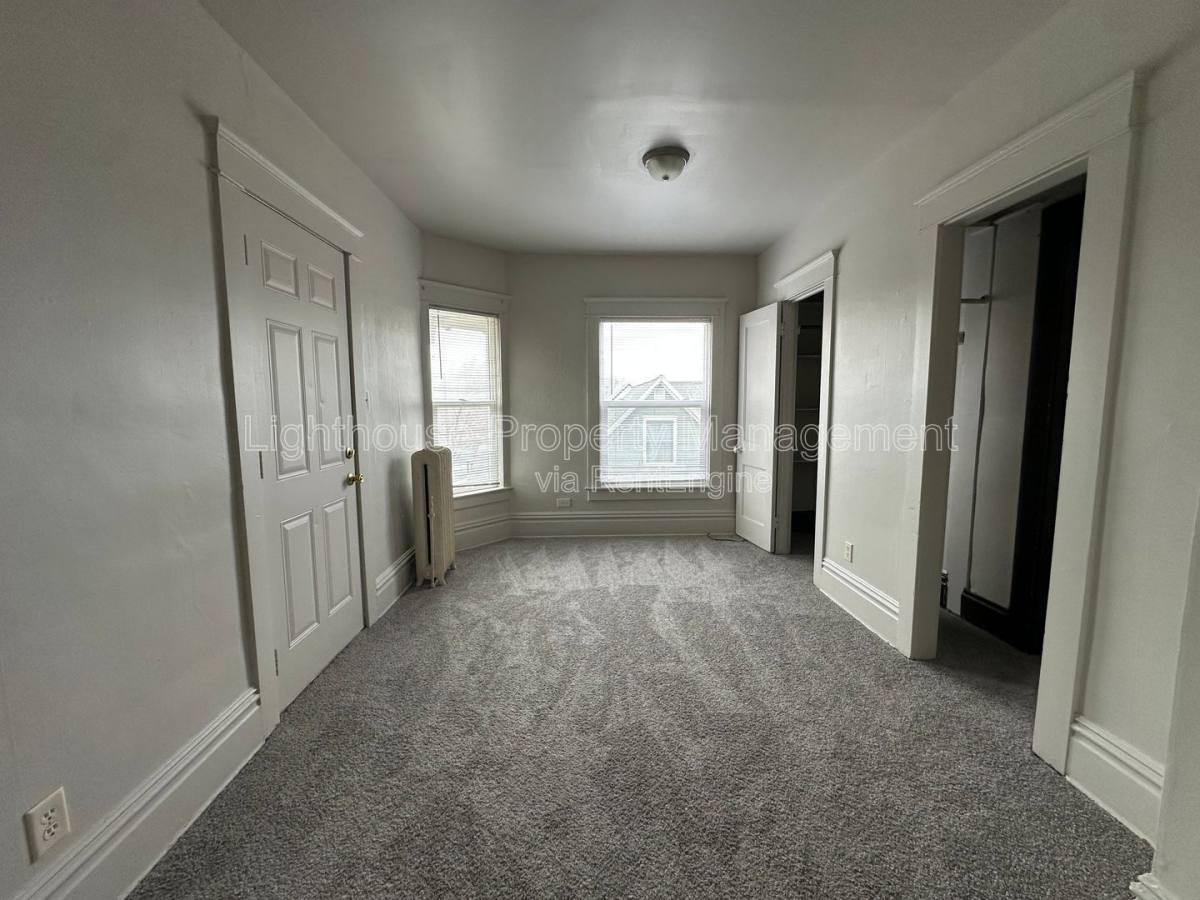 Apartment for rent at 566 Capital Ave SW #4, Battle Creek, MI 49015