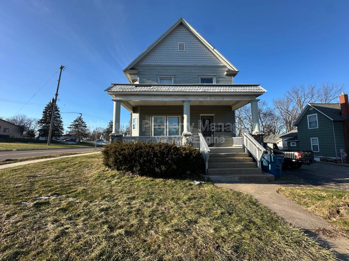 Apartment for rent at 566 Capital Ave SW #4, Battle Creek, MI 49015