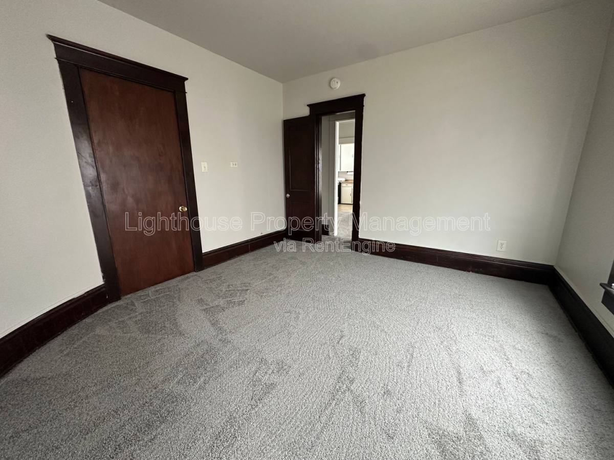 Apartment for rent at 566 Capital Ave SW #4, Battle Creek, MI 49015
