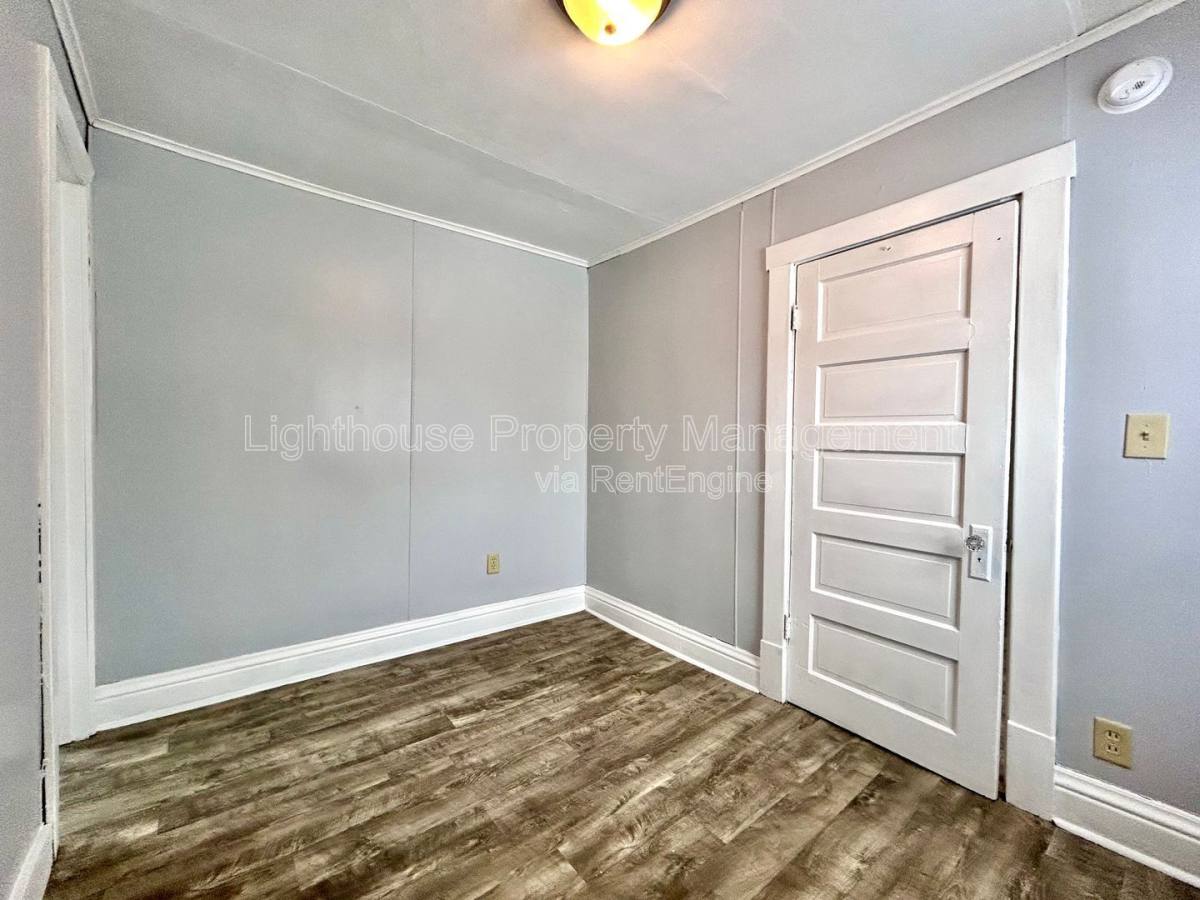 Apartment for rent at 2417 Reynolds St #2, Muskegon, MI 49444