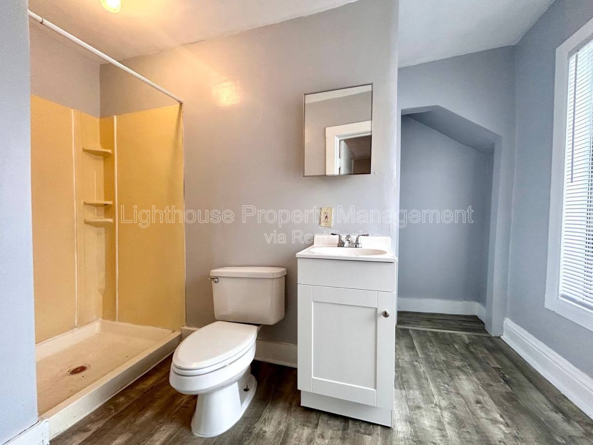 Apartment for rent at 2417 Reynolds St #2, Muskegon, MI 49444