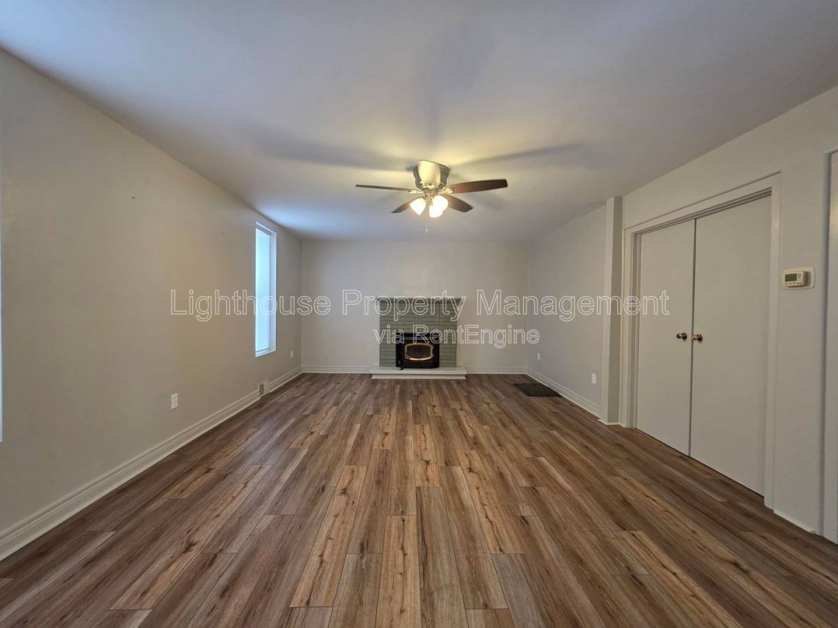 House for rent at 12634 L Dr N, Battle Creek, MI 49014