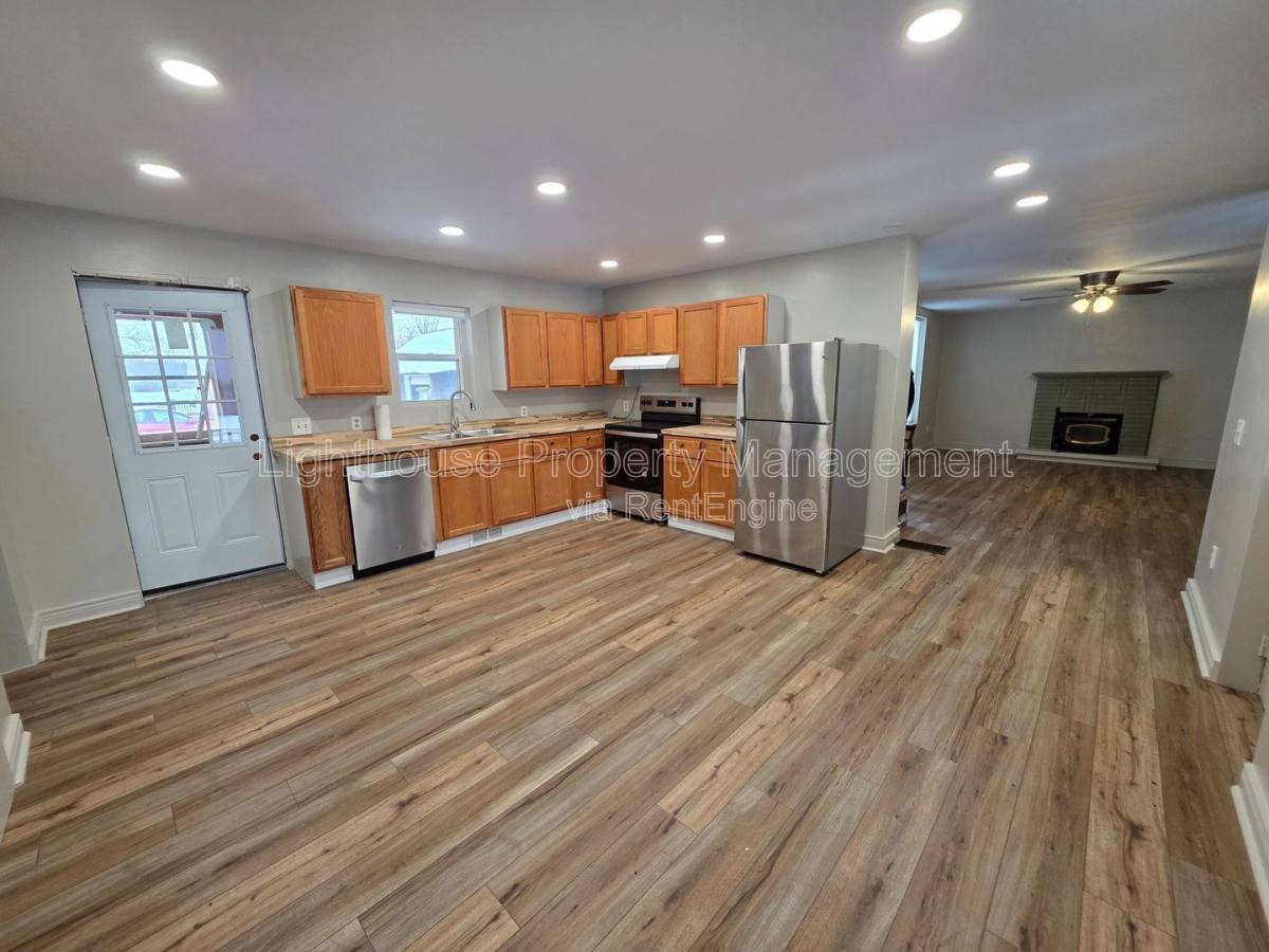 House for rent at 12634 L Dr N, Battle Creek, MI 49014