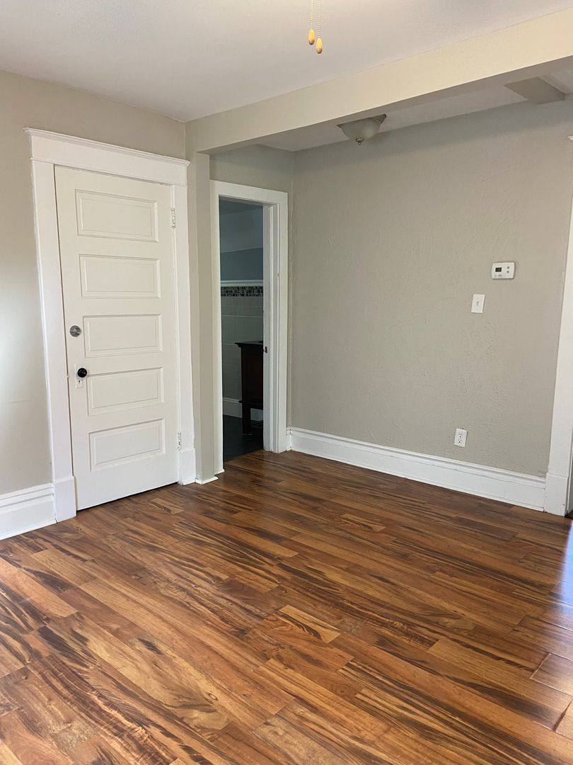 Apartment for rent at 223 E N St #2, Kalamazoo, MI 49007
