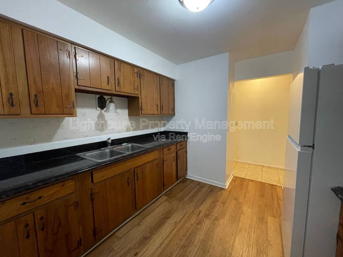 Apartment for rent at 2860 S 9th St #1, Kalamazoo, MI 49009